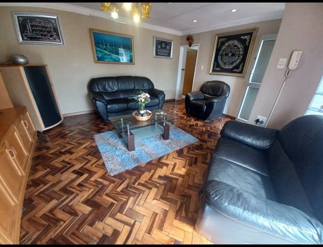 4 BEDROOM HOUSE FOR SALE IN STRANDFONTEIN